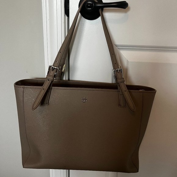 Tory Burch Handbags - Tory Burch tote bag